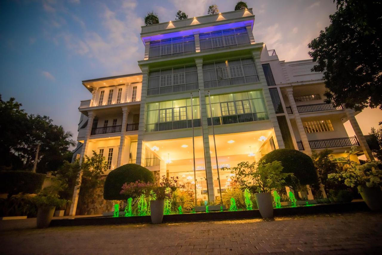 Royal Reach Safari Resort Udawalawe Exterior foto